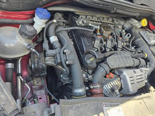 Peugeot 2008 engine