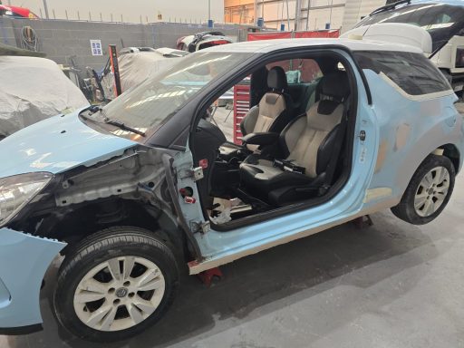 Citroen DS3 Strip down